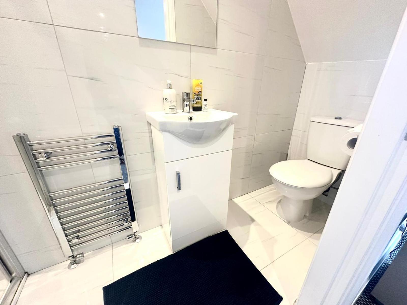 Stylish Modern, Private Apartment,15 Mins To Central London Hendon Ngoại thất bức ảnh