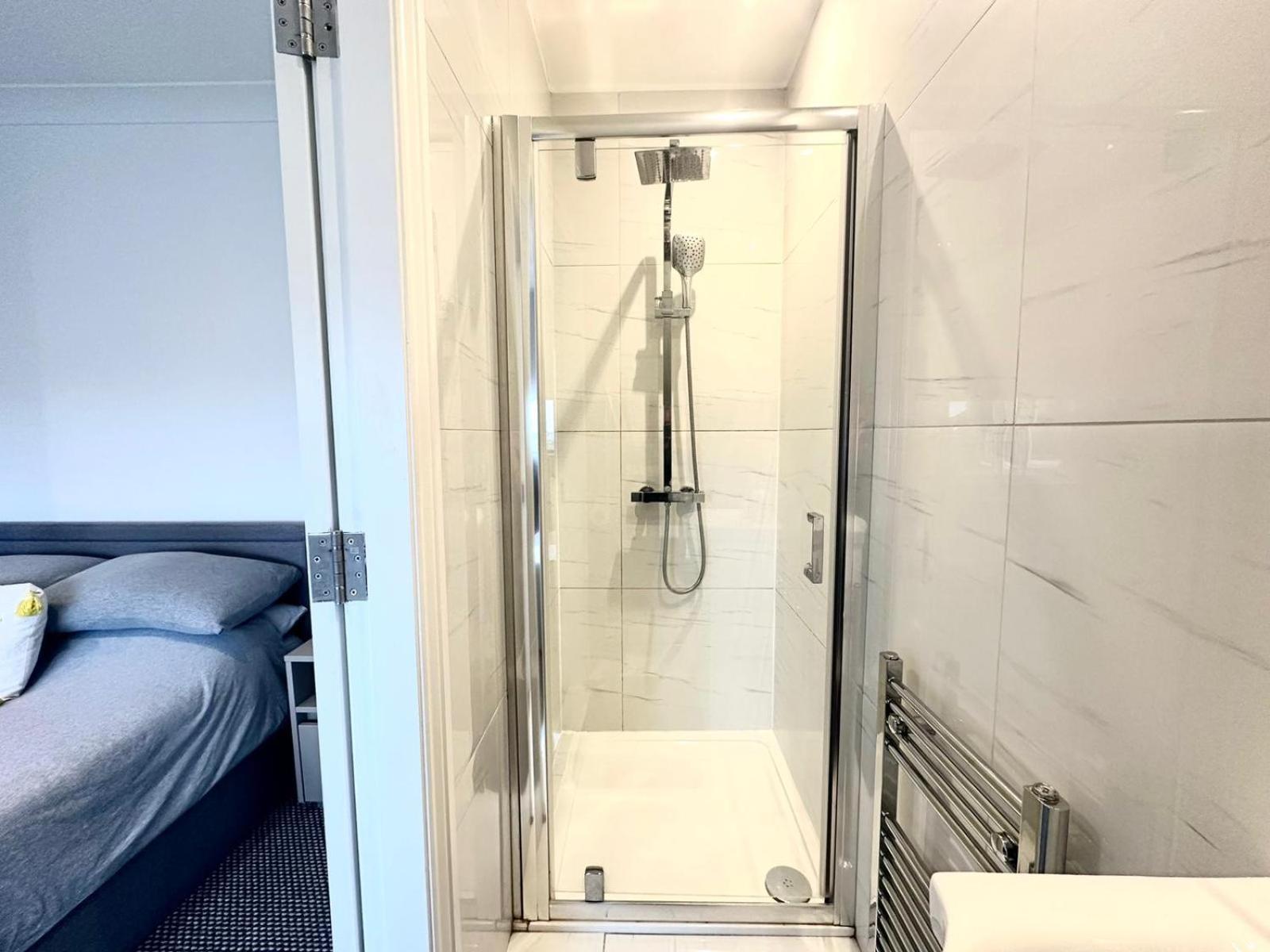 Stylish Modern, Private Apartment,15 Mins To Central London Hendon Ngoại thất bức ảnh